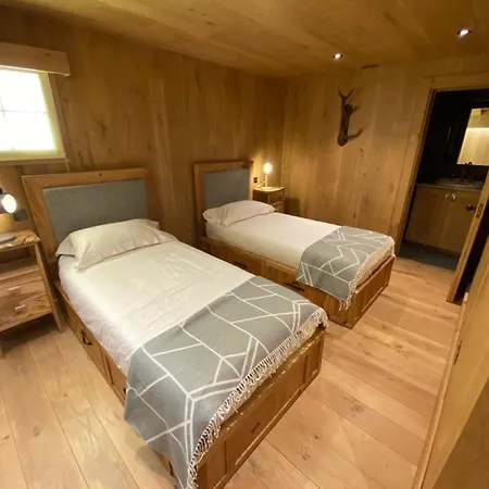 Apartamento L'illaz - 4 Bedrooms, Log Fire *