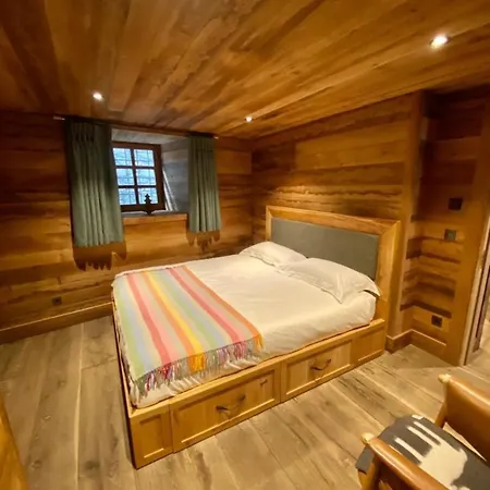 Apartamento L'illaz - 4 Bedrooms, Log Fire Val-dʼIsère